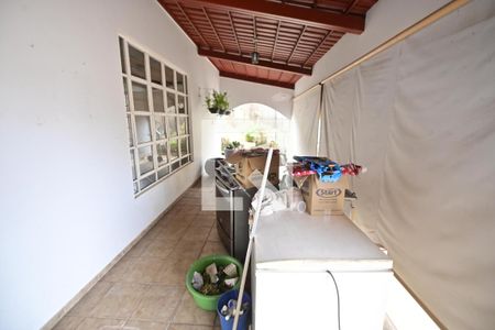 Casa para alugar com 4 quartos, 590m² em Vila Uniao, Goiânia