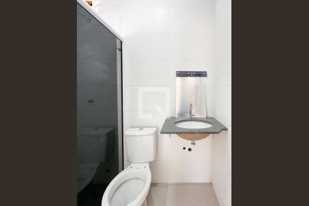 Banheiro Social de kitnet/studio para alugar com 1 quarto, 22m² em Baeta Neves, São Bernardo do Campo