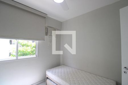 Quarto  de apartamento para alugar com 2 quartos, 56m² em Pechincha, Rio de Janeiro