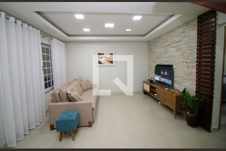 Sala de casa para alugar com 4 quartos, 360m² em Pavuna, Rio de Janeiro