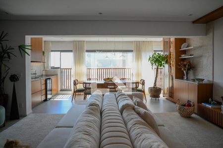 Sala de apartamento à venda com 3 quartos, 132m² em Vila Gumercindo, São Paulo