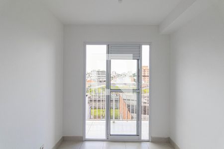 Sala/Cozinha/Área de Serviço  de apartamento para alugar com 1 quarto, 38m² em Vila Ré, São Paulo