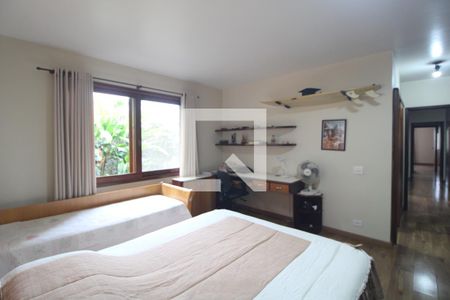 Suíte 1 de casa à venda com 3 quartos, 399m² em Jardim Santa Helena, São Paulo