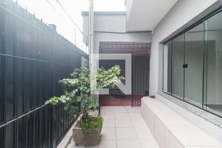 Entrada de casa para alugar com 2 quartos, 65m² em Vl. Santista, Mogi das Cruzes