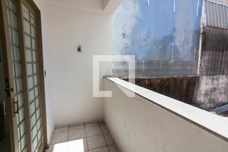 Varanda de apartamento para alugar com 3 quartos, 76m² em Brasil, Uberlândia