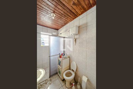 Banheiro de casa à venda com 2 quartos, 150m² em Vila Carlos de Campos, São Paulo