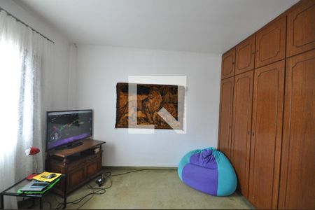 Casa à venda com 3 quartos, 286m² em Vila Paiva, São Paulo