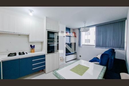 Sala/Cozinha de apartamento à venda com 2 quartos, 32m² em Vila das Bandeiras, Guarulhos