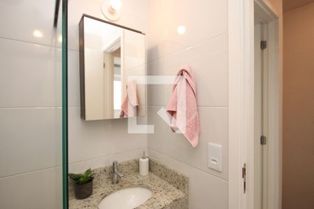 Banheiro 1  de casa à venda com 2 quartos, 51m² em Vila Constança, São Paulo