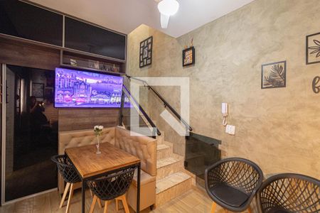 Sala de casa de condomínio para alugar com 2 quartos, 70m² em Vila Paranagua, São Paulo