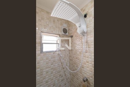 Banheiro Suíte 1 de casa de condomínio para alugar com 2 quartos, 70m² em Vila Paranagua, São Paulo