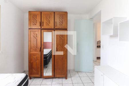 Quarto 1 de apartamento para alugar com 2 quartos, 52m² em Conjunto Residencial José Bonifácio, São Paulo