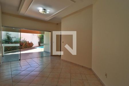 Sala 2 de casa para alugar com 4 quartos, 209m² em Jardim Karaíba, Uberlândia