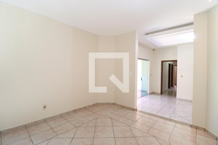 Sala 3 de casa para alugar com 4 quartos, 209m² em Jardim Karaíba, Uberlândia