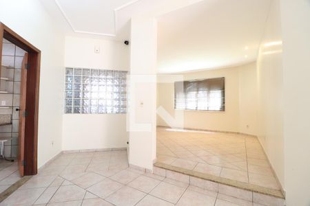 Sala 2 de casa para alugar com 4 quartos, 209m² em Jardim Karaíba, Uberlândia