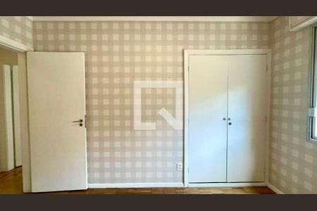 Quarto de apartamento à venda com 2 quartos, 120m² em Pinheiros, São Paulo