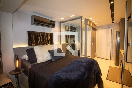 Sala / Quarto - Studio  de kitnet/studio à venda com 1 quarto, 30m² em Vila Cordeiro, São Paulo