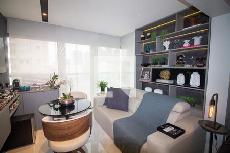 Sala / Quarto - Studio  de kitnet/studio à venda com 1 quarto, 30m² em Vila Cordeiro, São Paulo