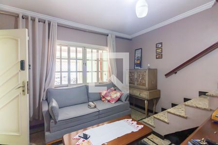 Sala  de casa de condomínio à venda com 2 quartos, 150m² em São Pedro, Osasco