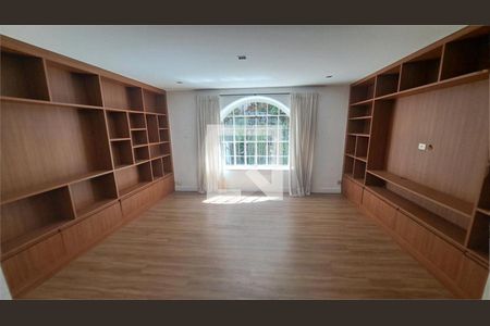 Casa à venda com 4 quartos, 300m² em Jardim Paulista, São Paulo