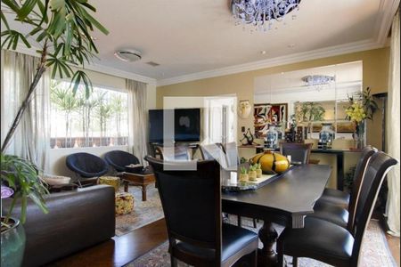 Casa à venda com 7 quartos, 700m² em Vila Sonia, São Paulo