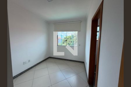 Quarto Suite de casa à venda com 2 quartos, 70m² em Santa Terezinha, Belo Horizonte