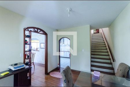 Sala de estar de casa à venda com 5 quartos, 350m² em Vila Bancaria Munhoz, São Paulo