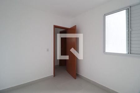 Quarto 1 de apartamento para alugar com 2 quartos, 54m² em Jardim Patricia, Uberlândia