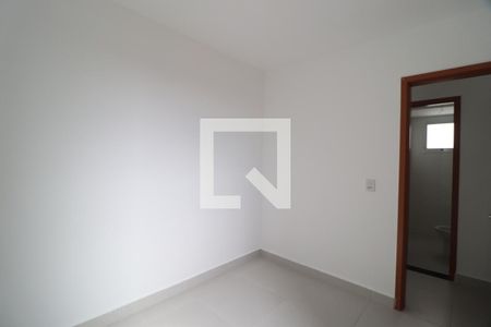 Quarto 1 de apartamento para alugar com 2 quartos, 54m² em Jardim Patricia, Uberlândia
