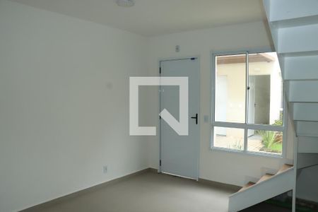 Casa de Condomínio para alugar com 2 quartos, 48m² em Centreville, Cotia