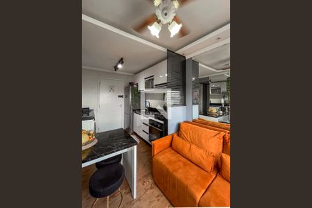 Sala/Cozinha de apartamento para alugar com 2 quartos, 34m² em Parque Fongaro, São Paulo