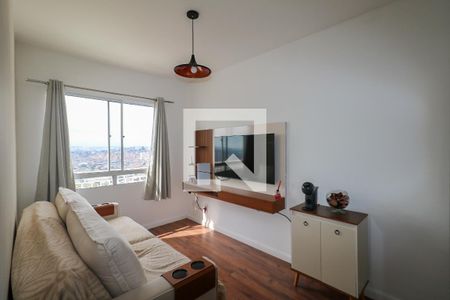 Sala de apartamento para alugar com 2 quartos, 44m² em Canhema, Diadema