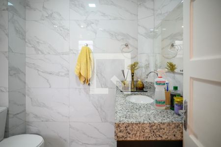 Banheiro de apartamento à venda com 1 quarto, 60m² em Vila Guarani, São Paulo