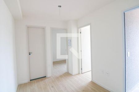 Sala / Cozinha de apartamento para alugar com 2 quartos, 30m² em Vila Plana, São Paulo