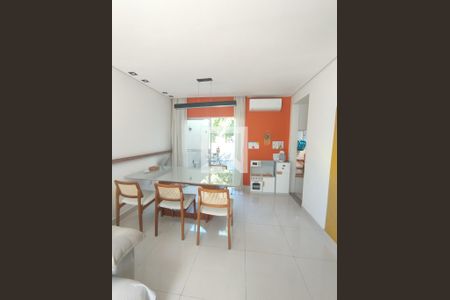 Sala de casa de condomínio para alugar com 4 quartos, 140m² em Freguesia (Jacarepaguá), Rio de Janeiro