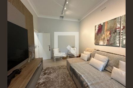 Sala de TV de casa de condomínio para alugar com 4 quartos, 560m² em Aldeia da Serra, Barueri