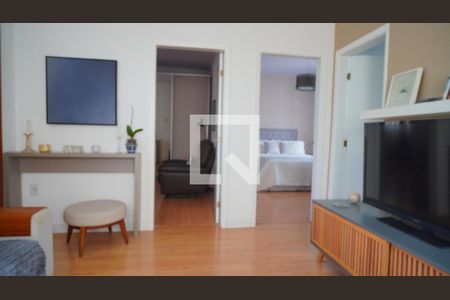 Sala  de casa à venda com 3 quartos, 90m² em Medianeira, Porto Alegre