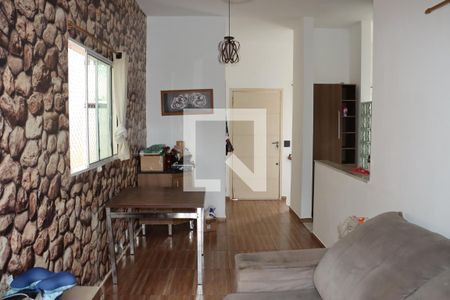 Casa de Condomínio para alugar com 3 quartos, 120m² em Chácara Canta Galo, Cotia