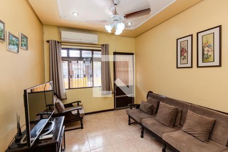 Sala de casa à venda com 3 quartos, 120m² em Vila Joao Pessoa, Porto Alegre