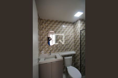 Banheiro de apartamento para alugar com 1 quarto, 28m² em Vila Tolstoi, São Paulo