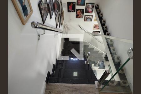 Escada de casa à venda com 4 quartos, 200m² em Vila Guilhermina, São Paulo