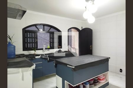 Cozinha americana de casa à venda com 4 quartos, 200m² em Vila Guilhermina, São Paulo