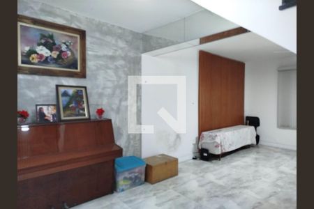 Sala de casa à venda com 4 quartos, 200m² em Vila Guilhermina, São Paulo