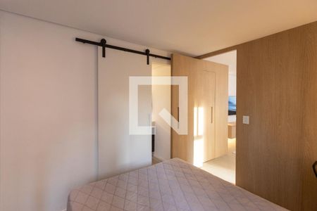 Quarto de apartamento à venda com 1 quarto, 51m² em Cambuí, Campinas
