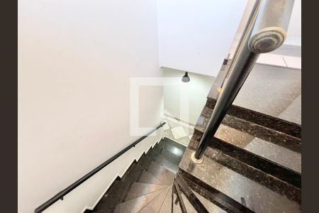 Escada de casa à venda com 3 quartos, 212m² em Vila Dom Pedro Ii, São Paulo