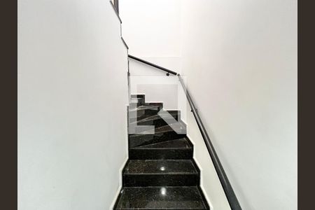 Escada de casa à venda com 3 quartos, 212m² em Vila Dom Pedro Ii, São Paulo