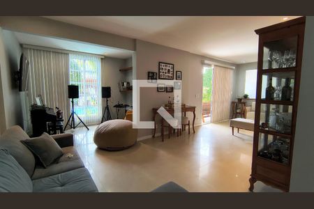 Sala de casa de condomínio à venda com 4 quartos, 350m² em Recreio dos Bandeirantes, Rio de Janeiro