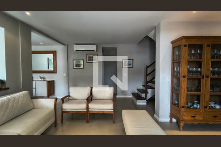 Sala de casa de condomínio à venda com 4 quartos, 350m² em Recreio dos Bandeirantes, Rio de Janeiro