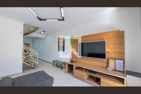 Sala de casa à venda com 4 quartos, 305m² em Jardim Monte Azul, São Paulo