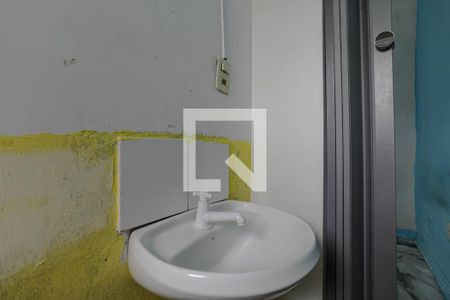 Banheiro de kitnet/studio para alugar com 1 quarto, 9m² em Jardim Betania, Mogi das Cruzes